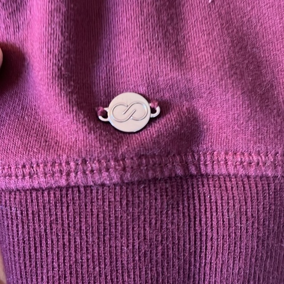 Calia by Carrie Underwood maroon exposed shoulder, long sleeved sweatshirt. 2X - Picture 4 of 9